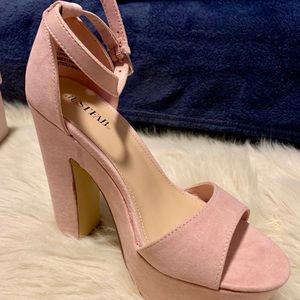 Justfab Platform Sandals in Blush